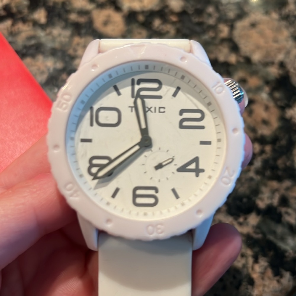 Toxic Brand Watch - Picture 3 of 7